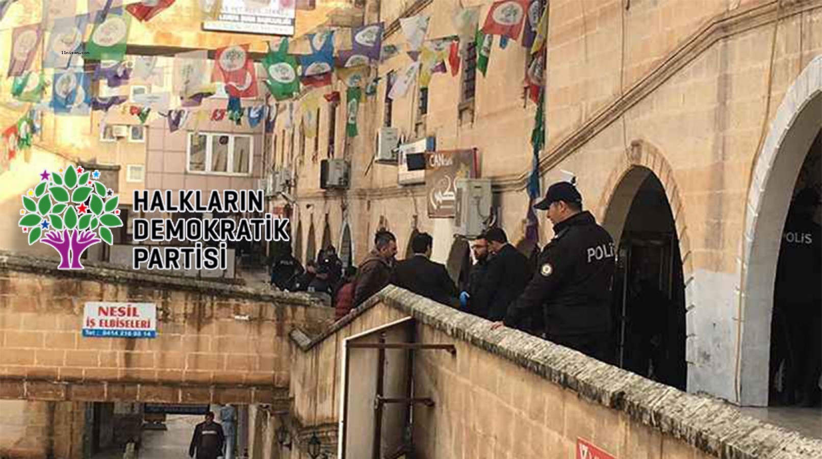 HDP Şanlıurfa İl Başkanlığında polis arama yapıyor;