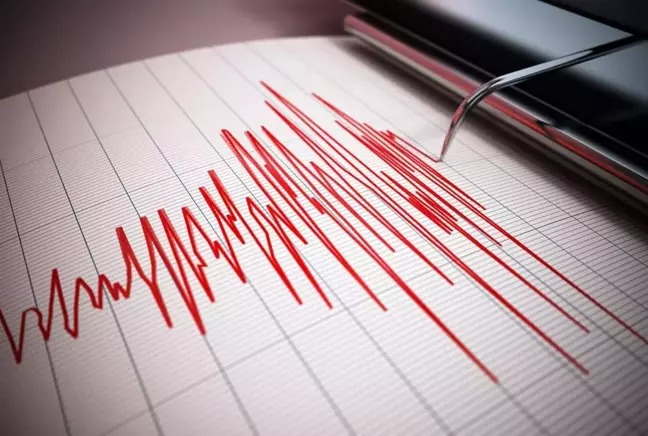 İSTANBUL'DA KORKUTAN BİR DEPREM DAHA...;