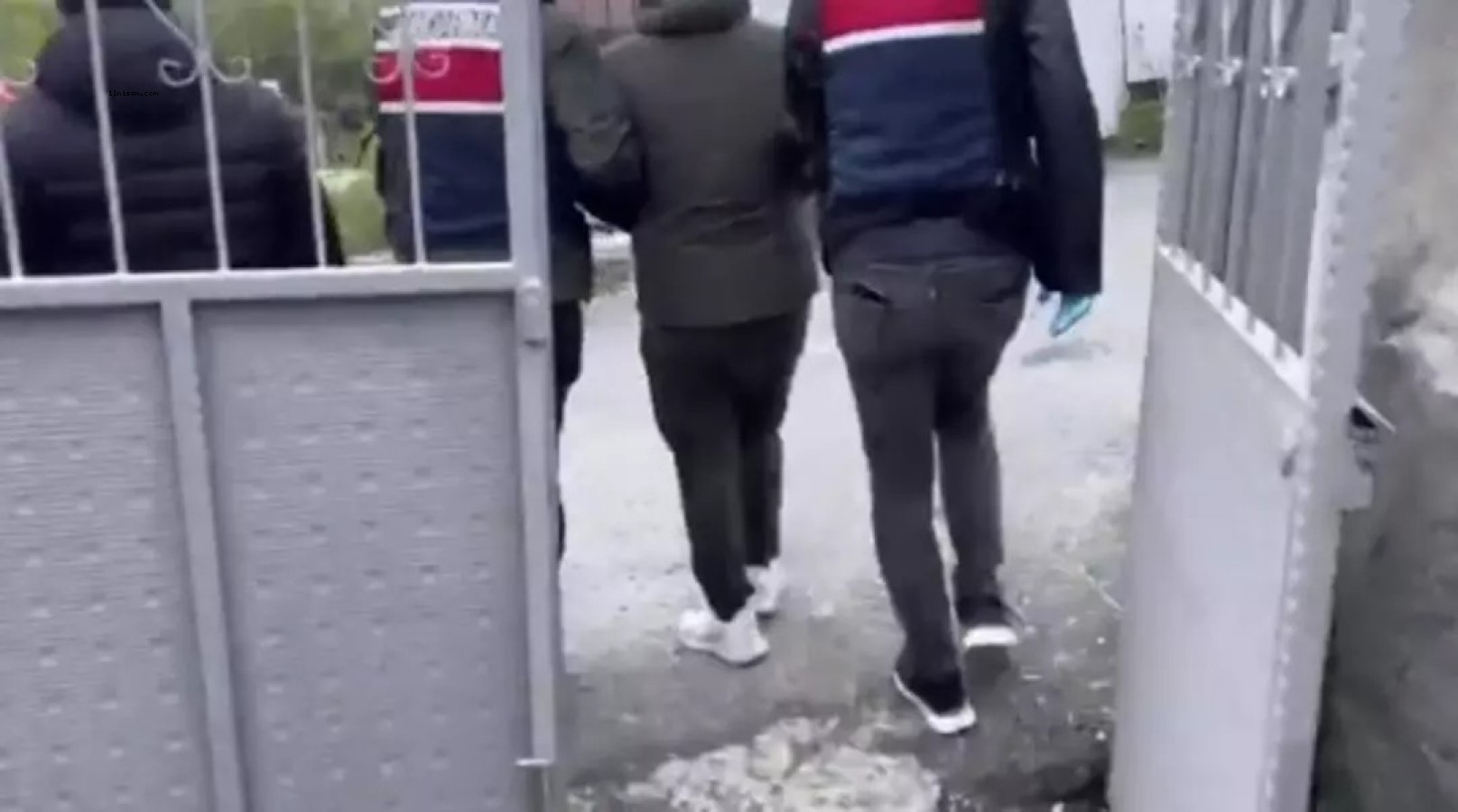450 BİN GSM HATTI ÜZERİNDEN 1.2 MİLYAR LİRALIK DOLANDIRICIK 139 GÖZALTI...;