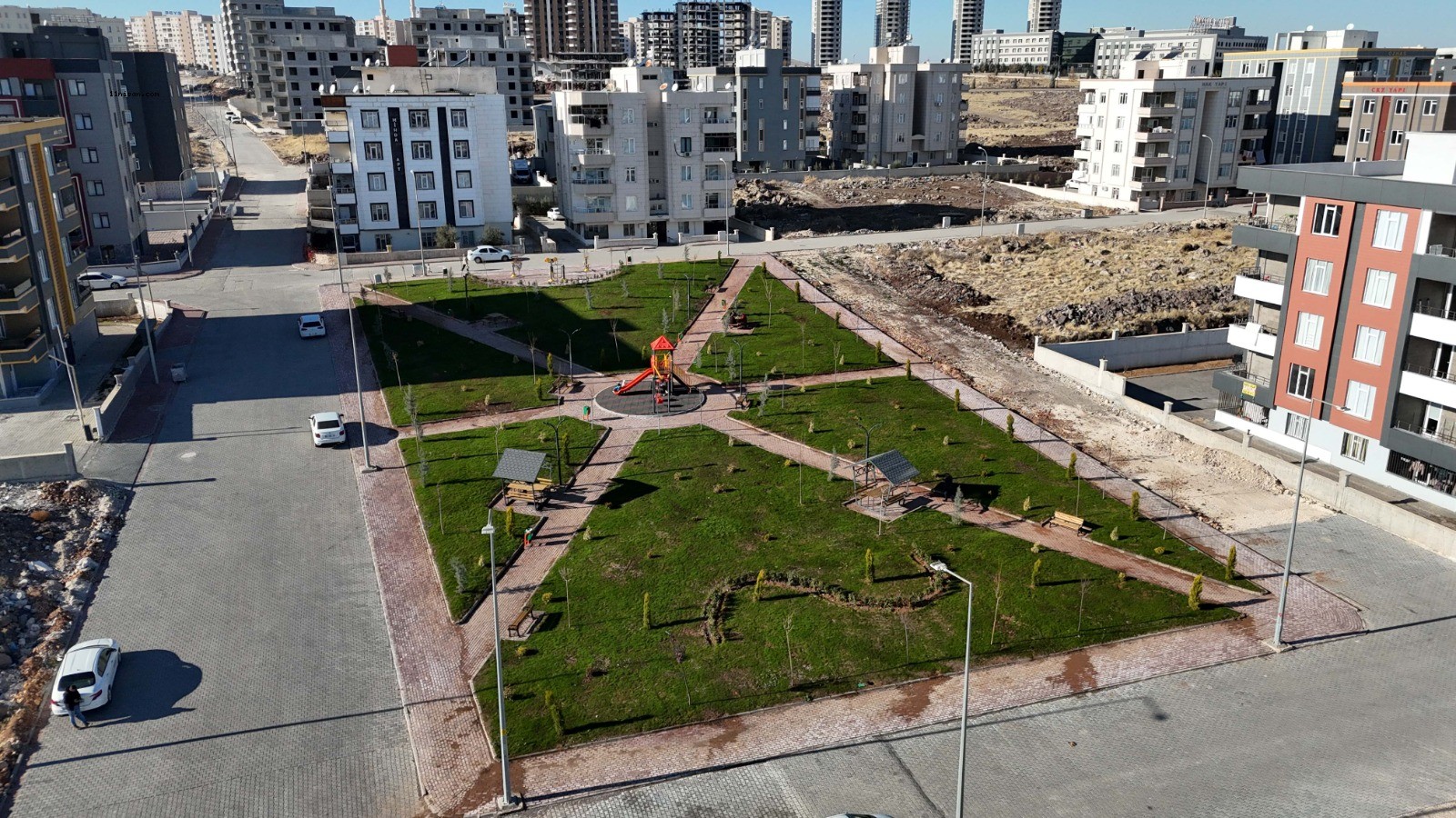 KARAKÖPRÜ’YE YENİ YEŞİL ALANLAR KAZANDIRILIYOR;