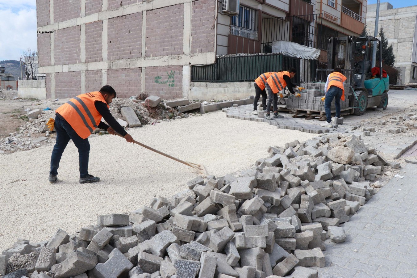 HALİLİYE’DE ÜSTYAPI ÇALIŞMALARI YOLLARIN KONFORUNU ARTIRIYOR;
