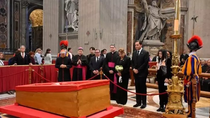 PAPA FRANCİSCUS İÇİN CENAZE TÖRENİ;