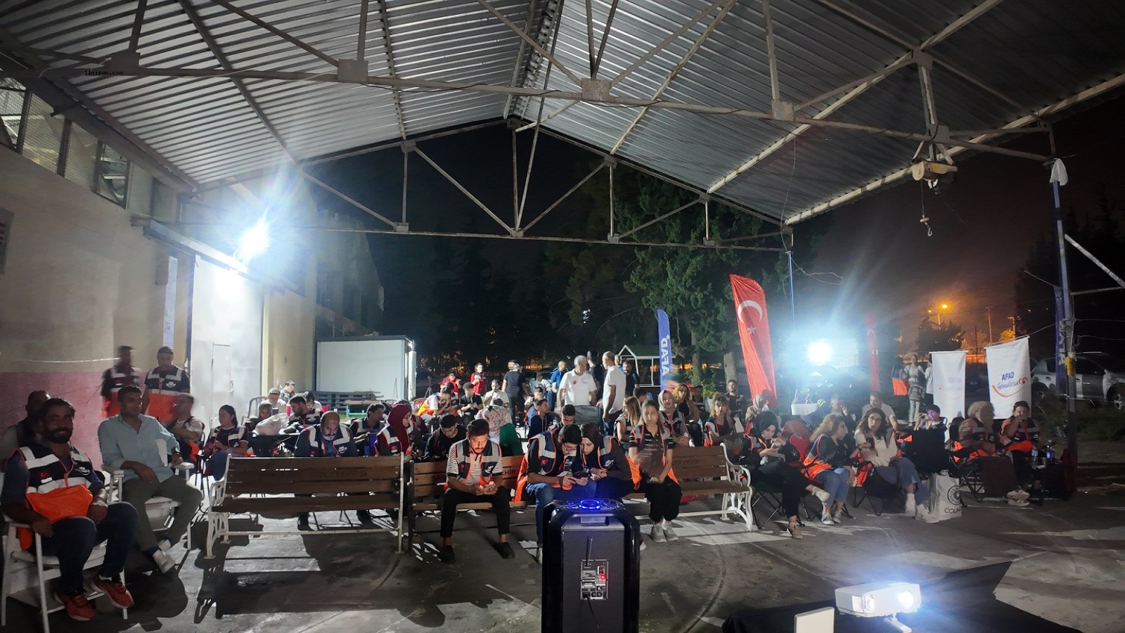 Şanlıurfa’da AFAD Gönüllüleri Sinema Perdesi Önünde Dayanışmayı Pekiştirdi;