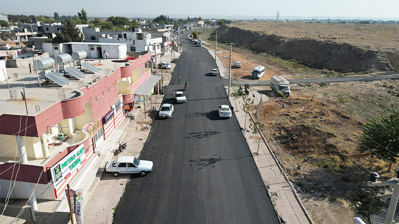Büyükşehir’den Harran’da sıcak asfalt çalışması;