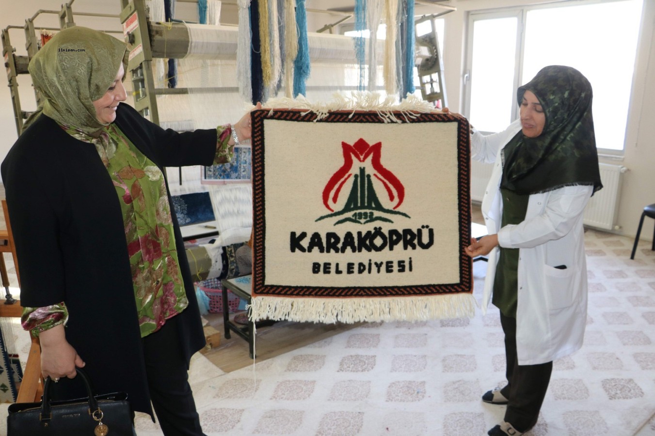 KARAKÖPRÜ'DE KADINLAR HEM ÖĞRENİYOR HEM ÜRETİYOR;