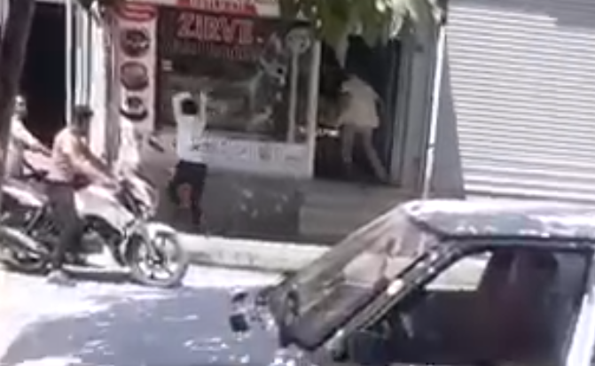 Akçakale'de belediye başkanının yakınına ait iş yerine saldırı