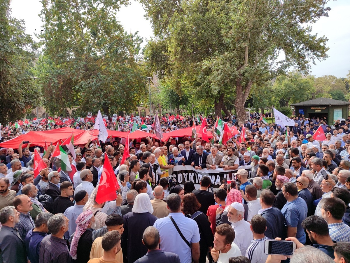 Urfa’da Cuma namazının ardından İsrail protestosu;