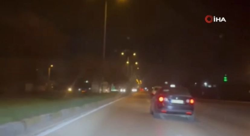 Köpeğe çarpmamak için manevra yapınca takla attı... O anlar kamerada;