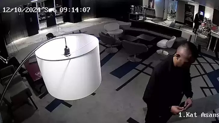 OTELDEKİ TOPLANTIDA KAMERAYI BANTLA KAPANDIĞI ÖNE SÜRÜLEN KORUMANIN İFADESİ ORTAYA ÇIKTI;
