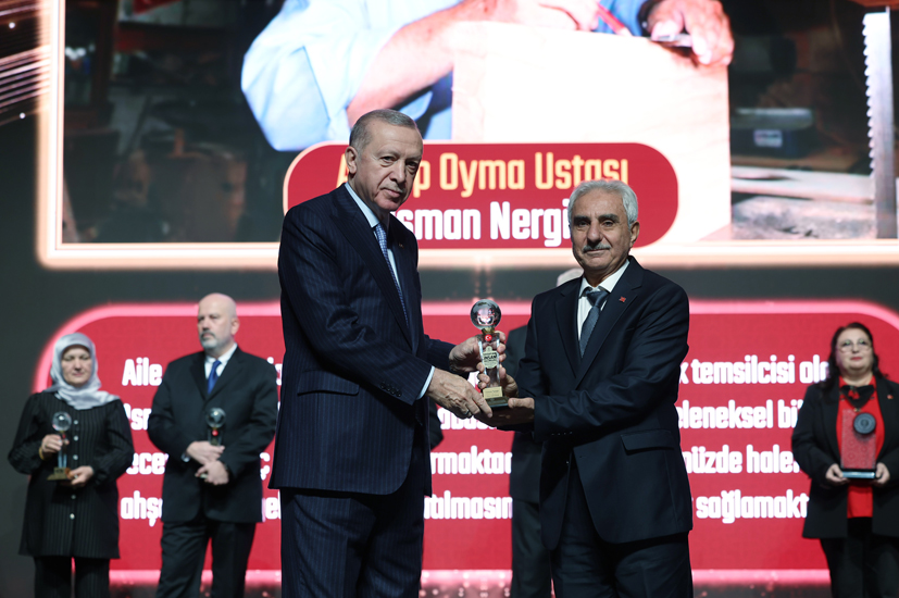 Cumhurbaşkanı Erdoğan'dan Şanlıurfalı ustaya ödül