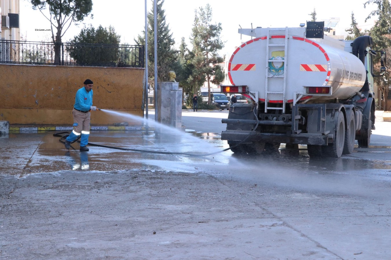 HALİLİYE BELEDİYESİ, EĞİTİM ÖNCESİ TEMİZLİK ATAĞINI OKULLARDA SÜRDÜRÜYOR