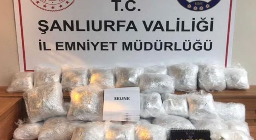 Şanlıurfa’da şüpheli araçta 20 kilogram madde ele geçirildi;